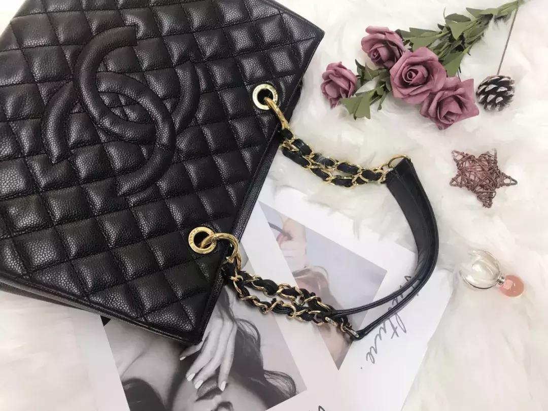 国庆出游包包里装什么,国庆出游带背包还是行李箱