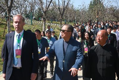 胡葆森建业足球25周年讲话,建业小镇胡葆森