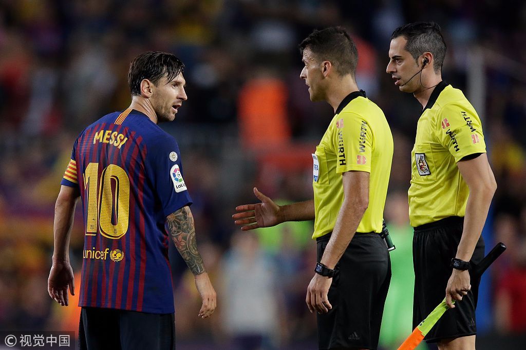 赛后梅西拒绝领奖发言,巴萨失利梅西发声