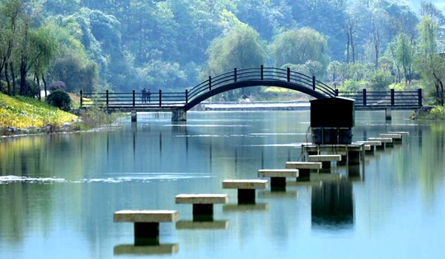 收藏｜这份国庆游玩攻略，助你玩转黔南！