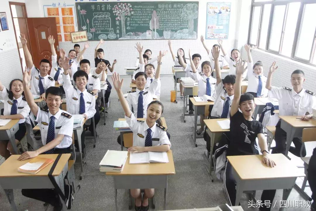 如何在国际邮轮工作,年薪百万可以去游轮旅游