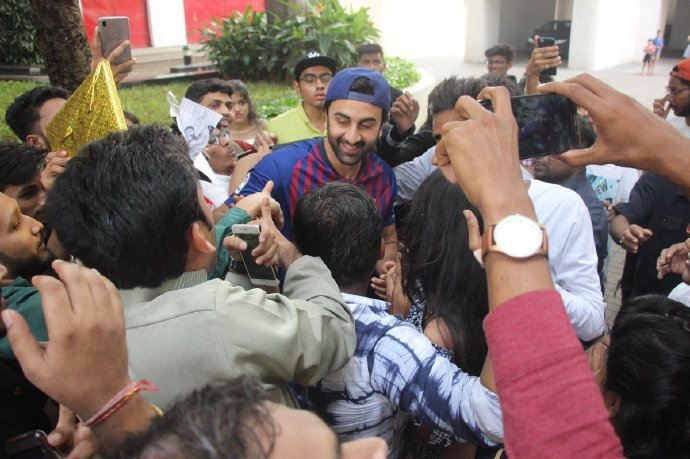 巴萨史上最强队徽,巴萨趣事