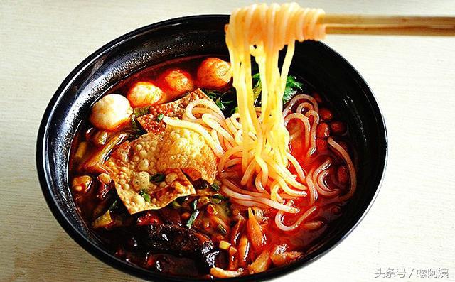 还记得第一次吃螺蛳粉的时候吗,你还记不记得那天吃螺蛳粉的时候