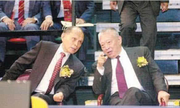 李嘉诚比国家有钱吗,李嘉诚比中国首富有钱吗