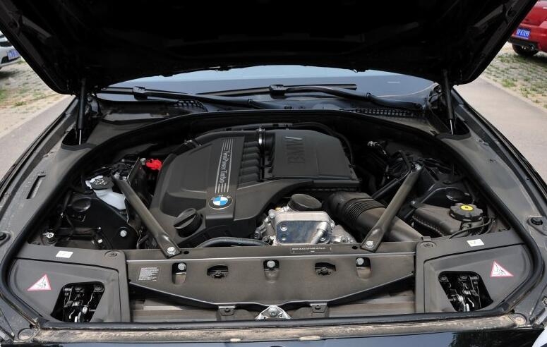 12年的5系还值多少钱,12年5系和12年a6怎么选