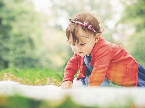 妈妈觉得你冷该怎么办,天冷要给宝宝加衣