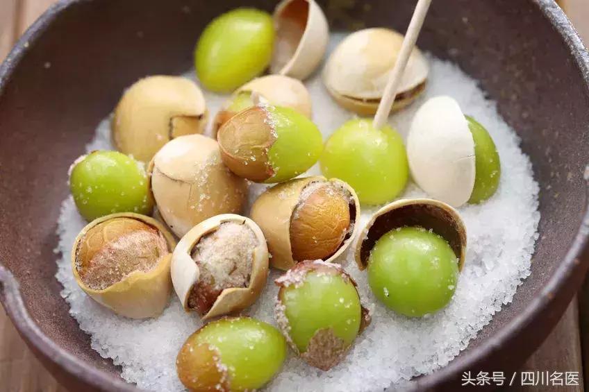 秋日街头随处可见的它，已将十几人送进医院，千万别乱捡