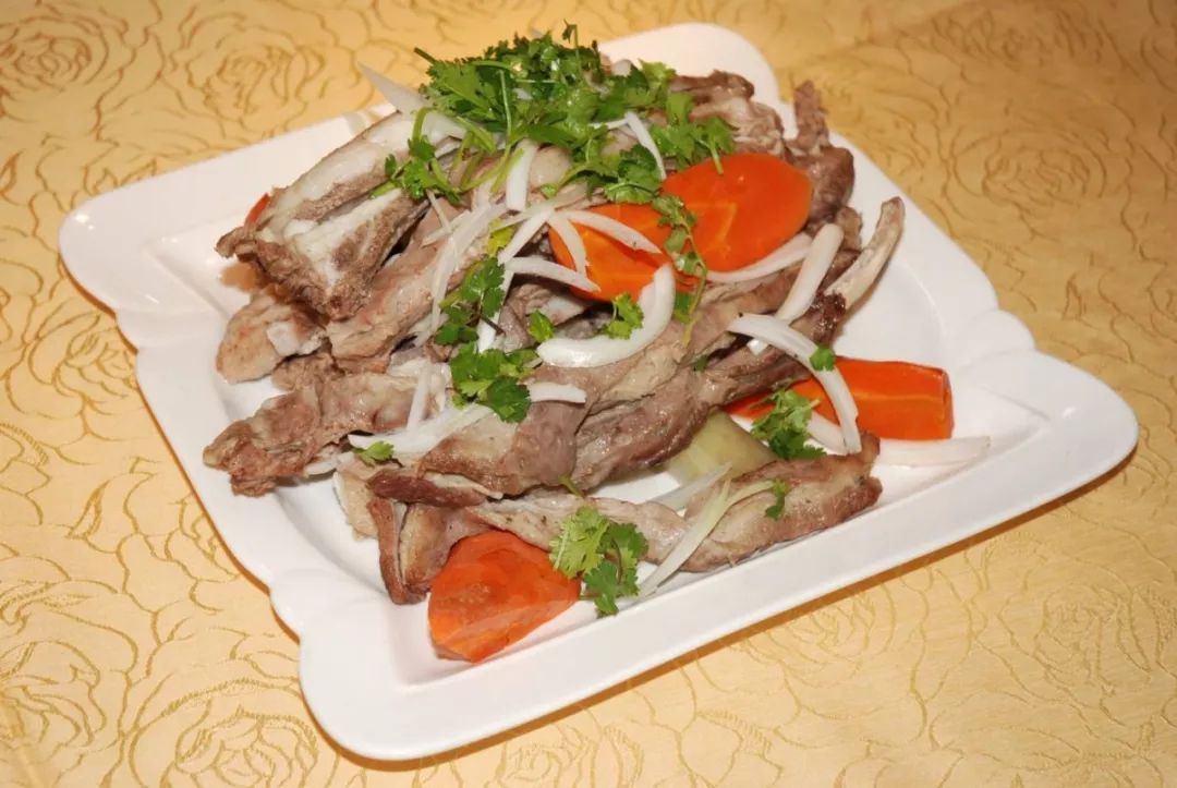 祁连山下的小城旅游攻略,祁连山下的最美小城