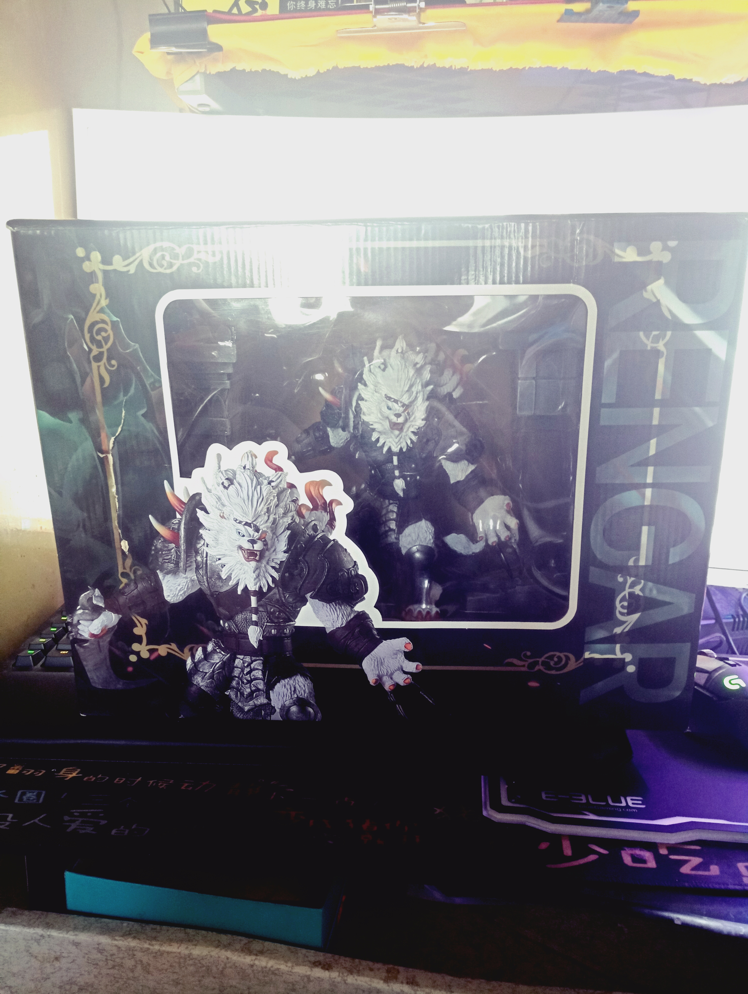 傲之追猎者手办,暗黑武士雷恩加尔和傲之追猎者