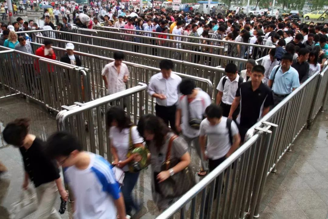 住在北京三环内与五环外的差别,在北京生活还是34线城市生活好