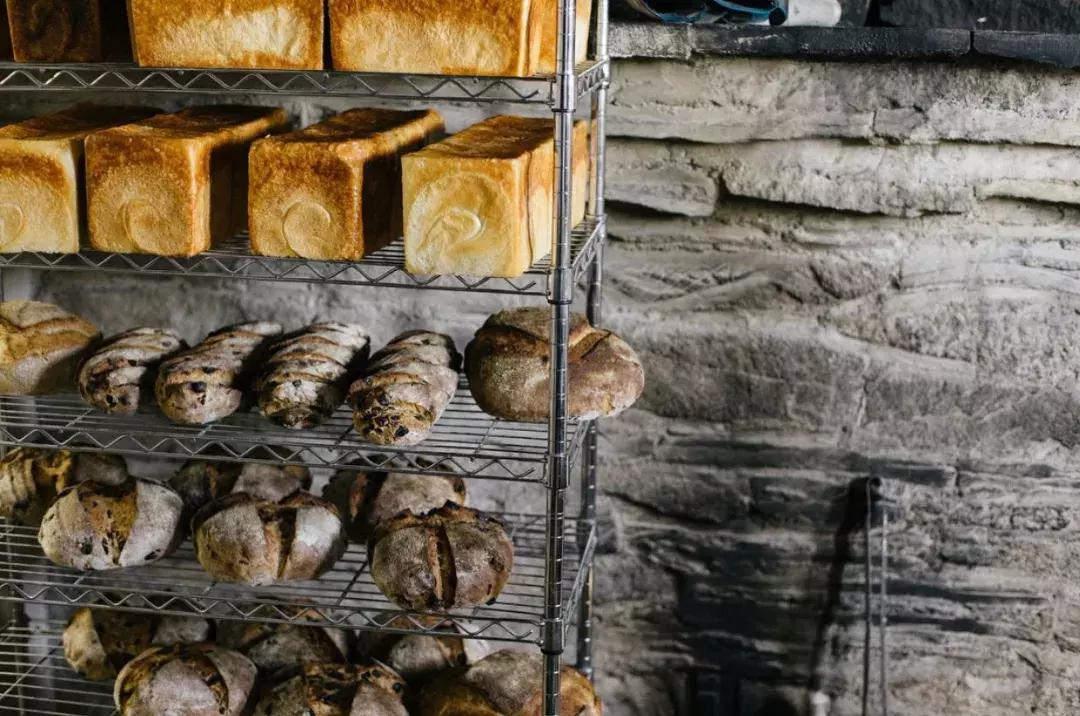 石窑面包店内实拍视频,天然酵母的石窑面包店