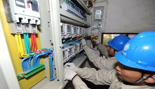 高层电表箱起火后果严重吗,电表箱起火怎么灭火