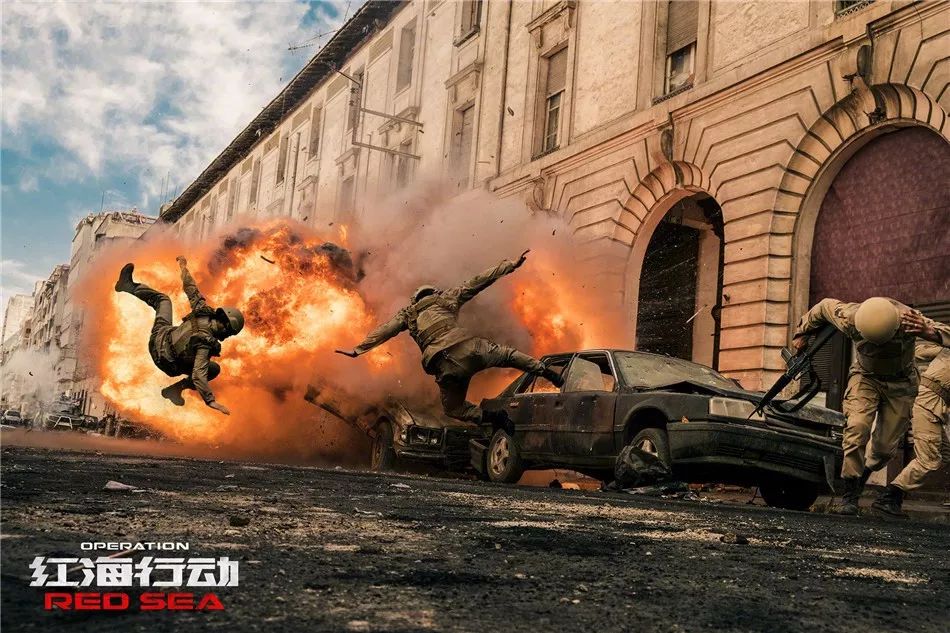 国庆档实时总票房破30亿,国庆档实时总票房破30