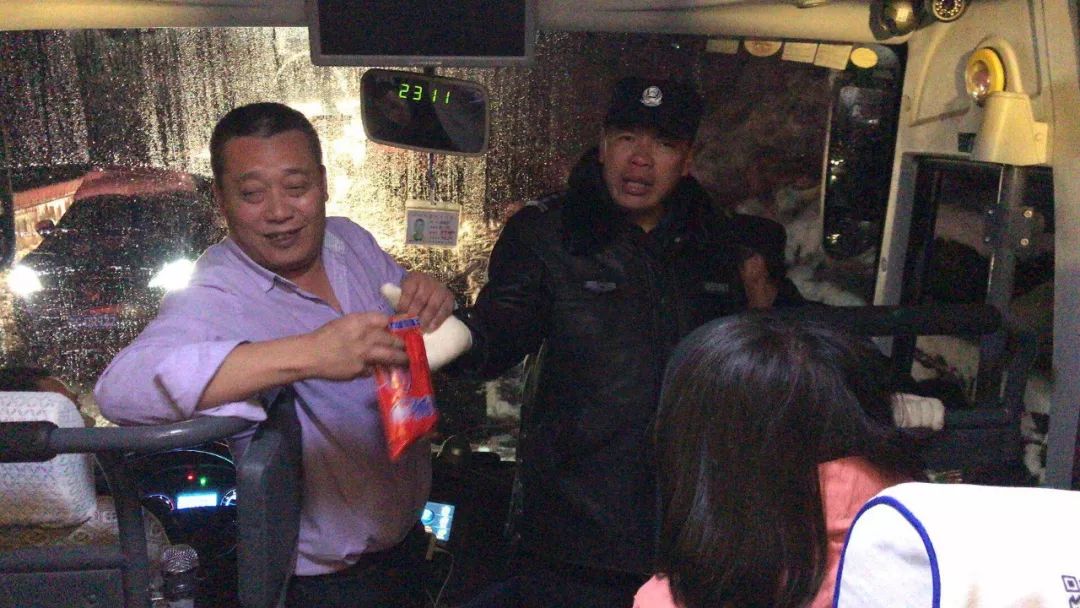 去稻城有没有不翻折多山的路,去稻城先过康定还是折多山