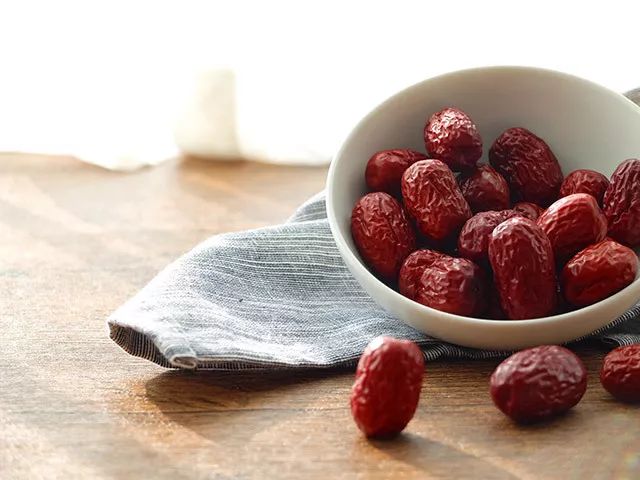 一条拼团｜日本植物精华染发膏，*疆新**若羌红枣