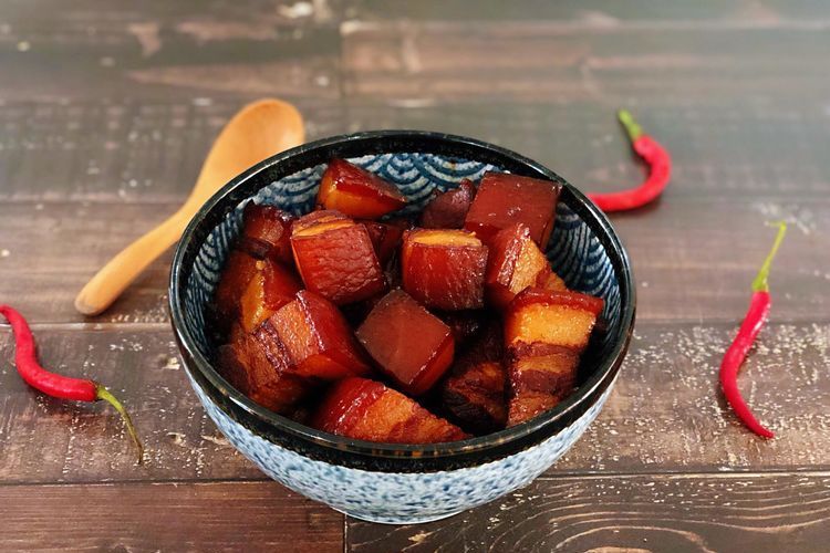 放腐乳的红烧肉和炒糖色的区别,桂花红烧肉和腐乳红烧肉哪个好吃