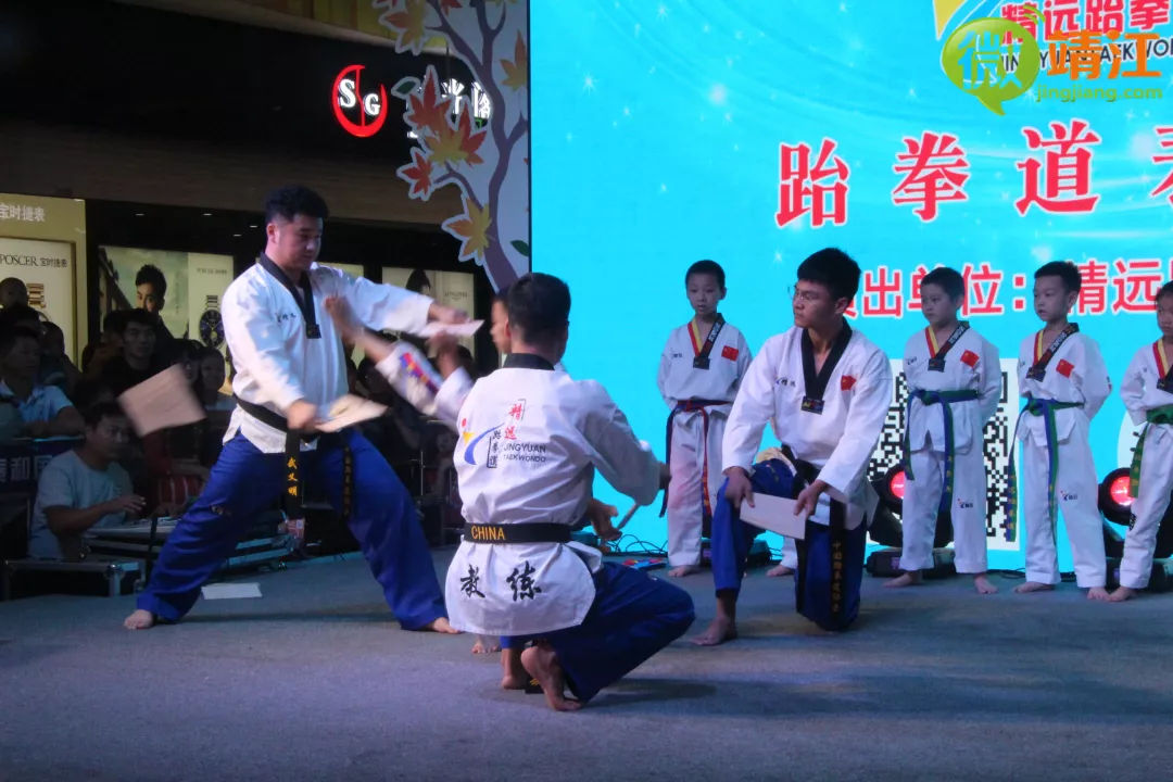 微靖江：这里发生了什么？竟引来近千名靖江人围观！还各种拍照