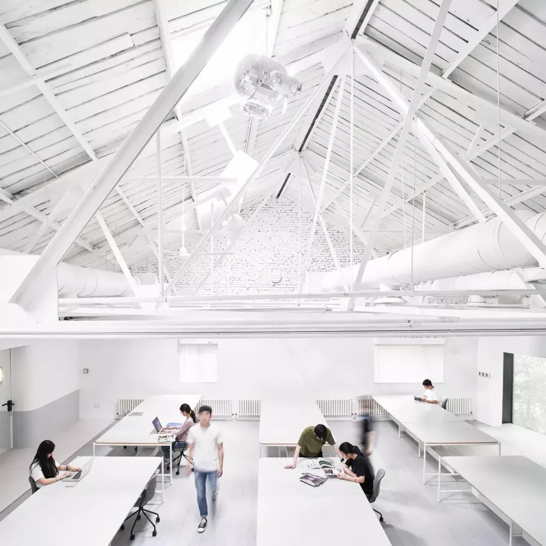 王菲喜欢的设计师,王菲造型师开的店