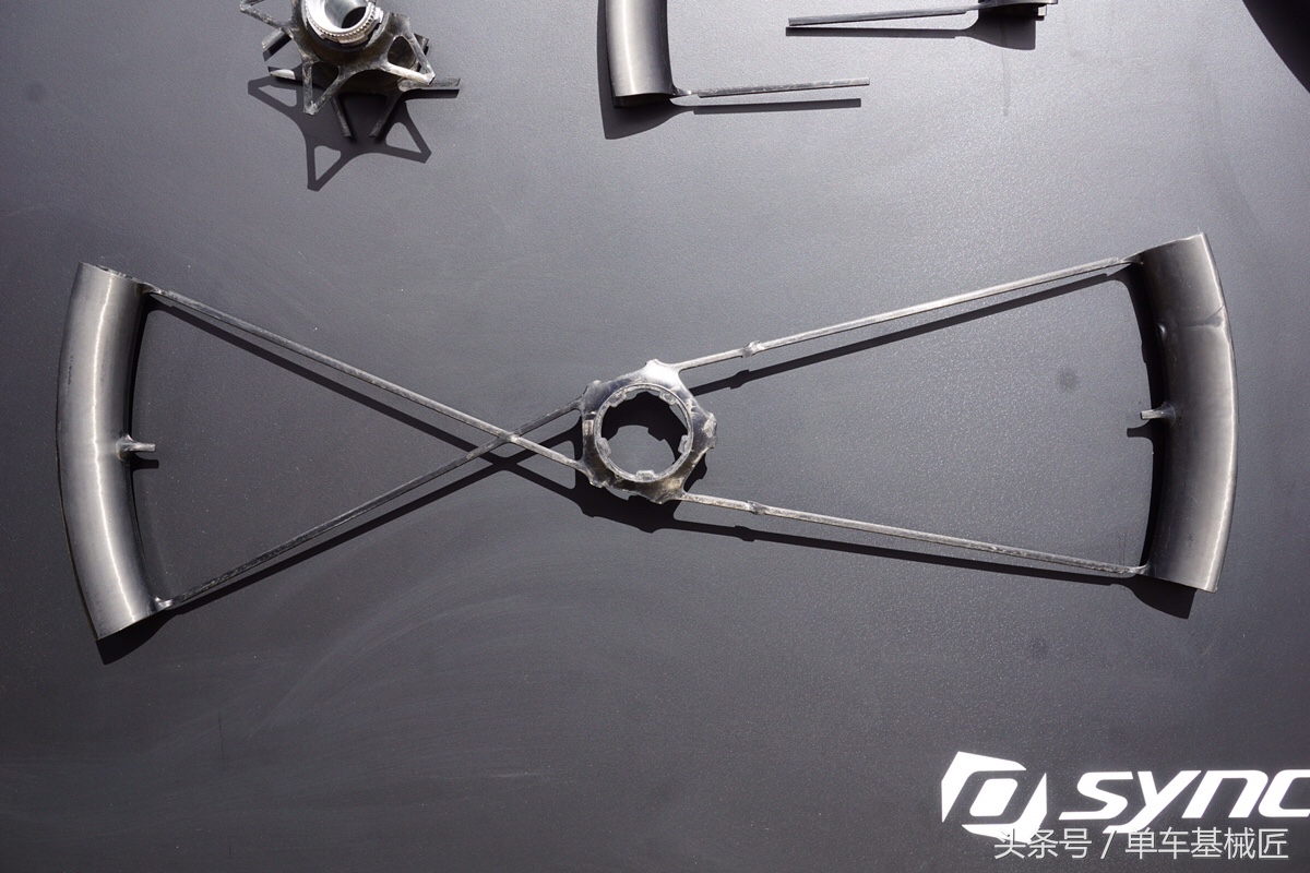 很粗的辐条公路车碳纤维轮组,碳纤维轮组辐条张力不够会怎么样