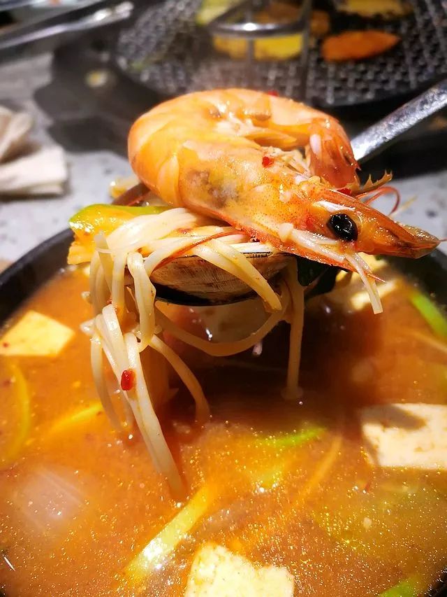 在太原能感觉在釜山街头吃烤肉,各种“芝士小吃”满屏食欲