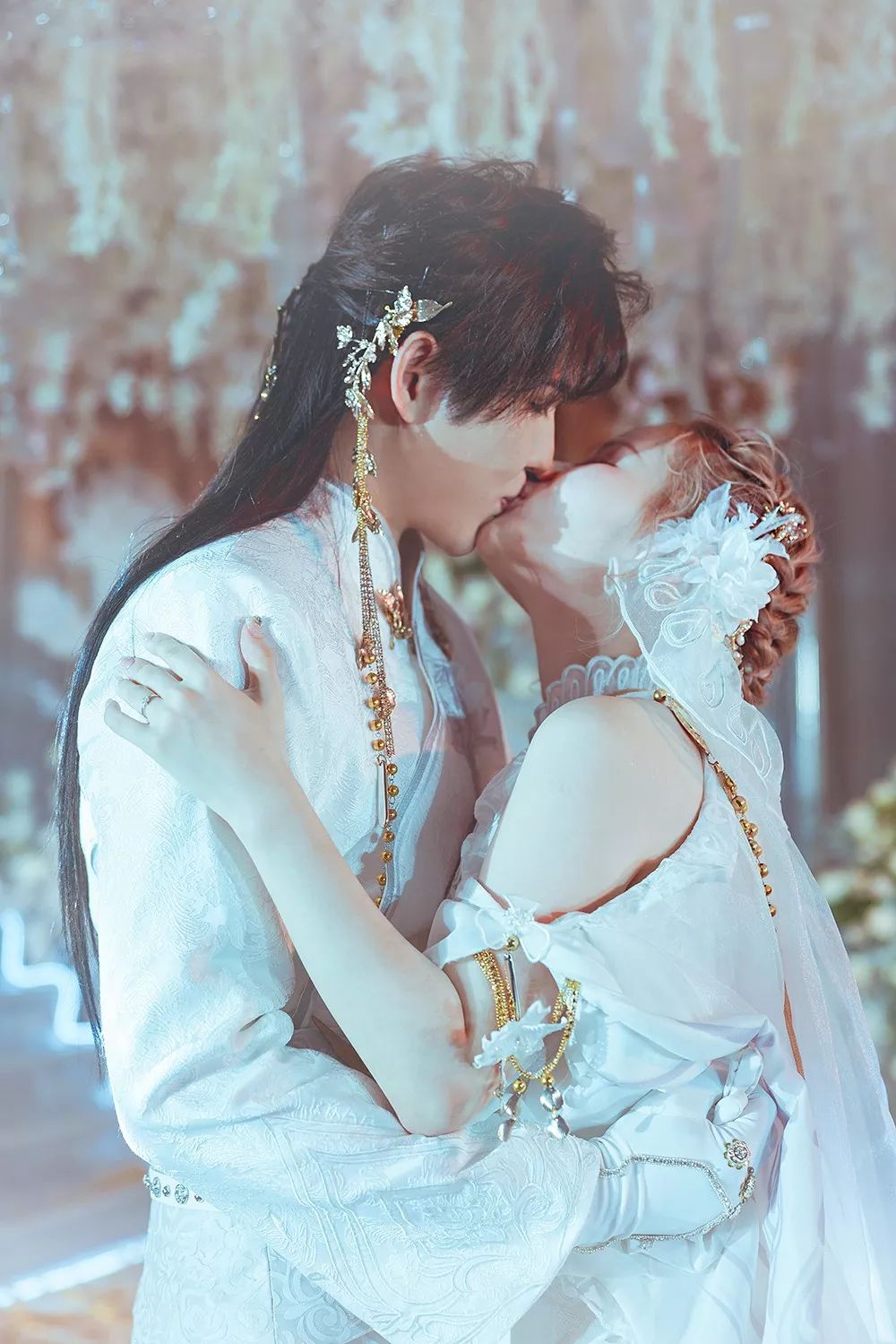 澶╁垁濠氱ぜ鐜板満鐪熶汉,澶╁垁涓婚鐪熶汉濠氱ぜ