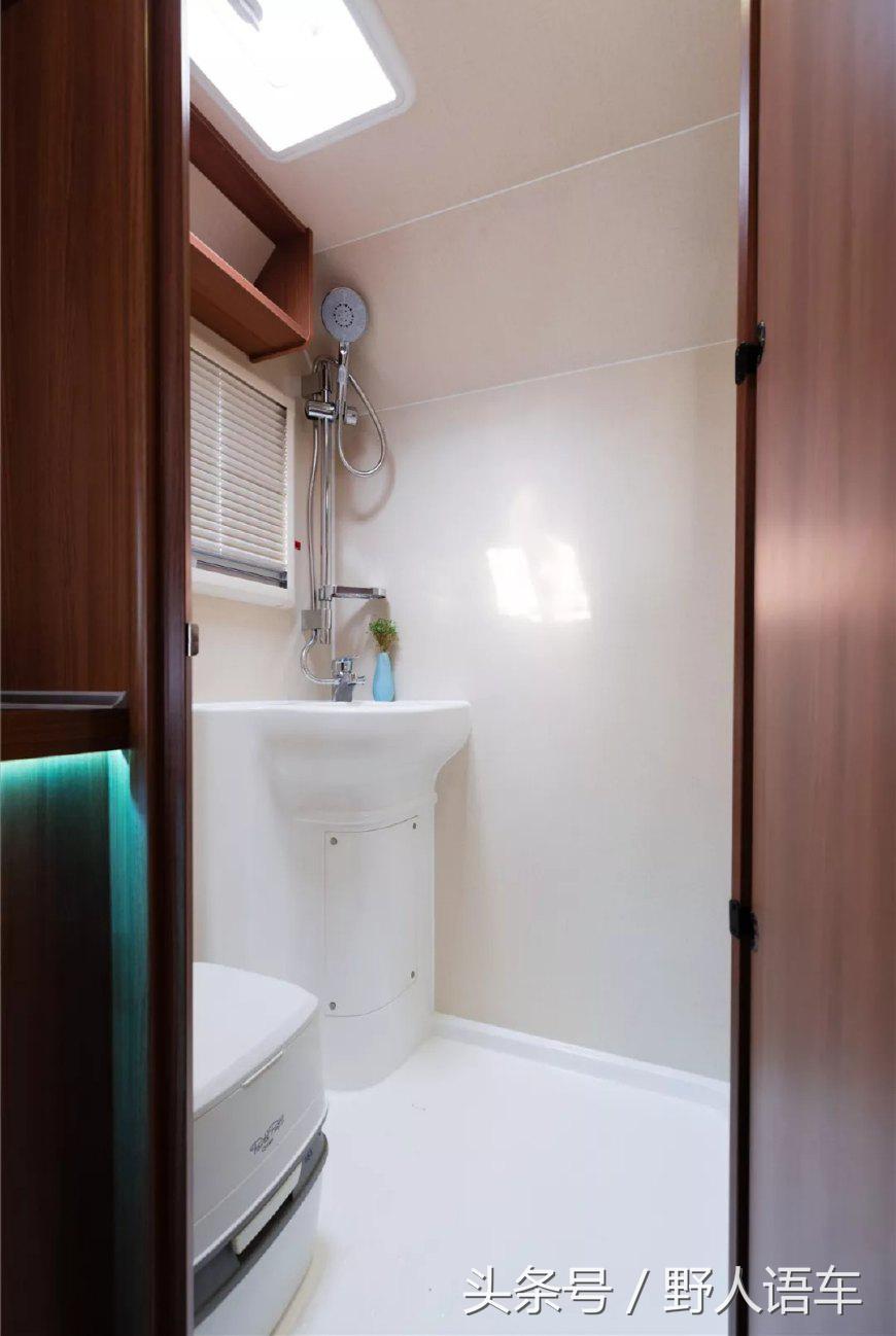 上汽大通亚特房车,亚特重工大通底盘皮卡房车