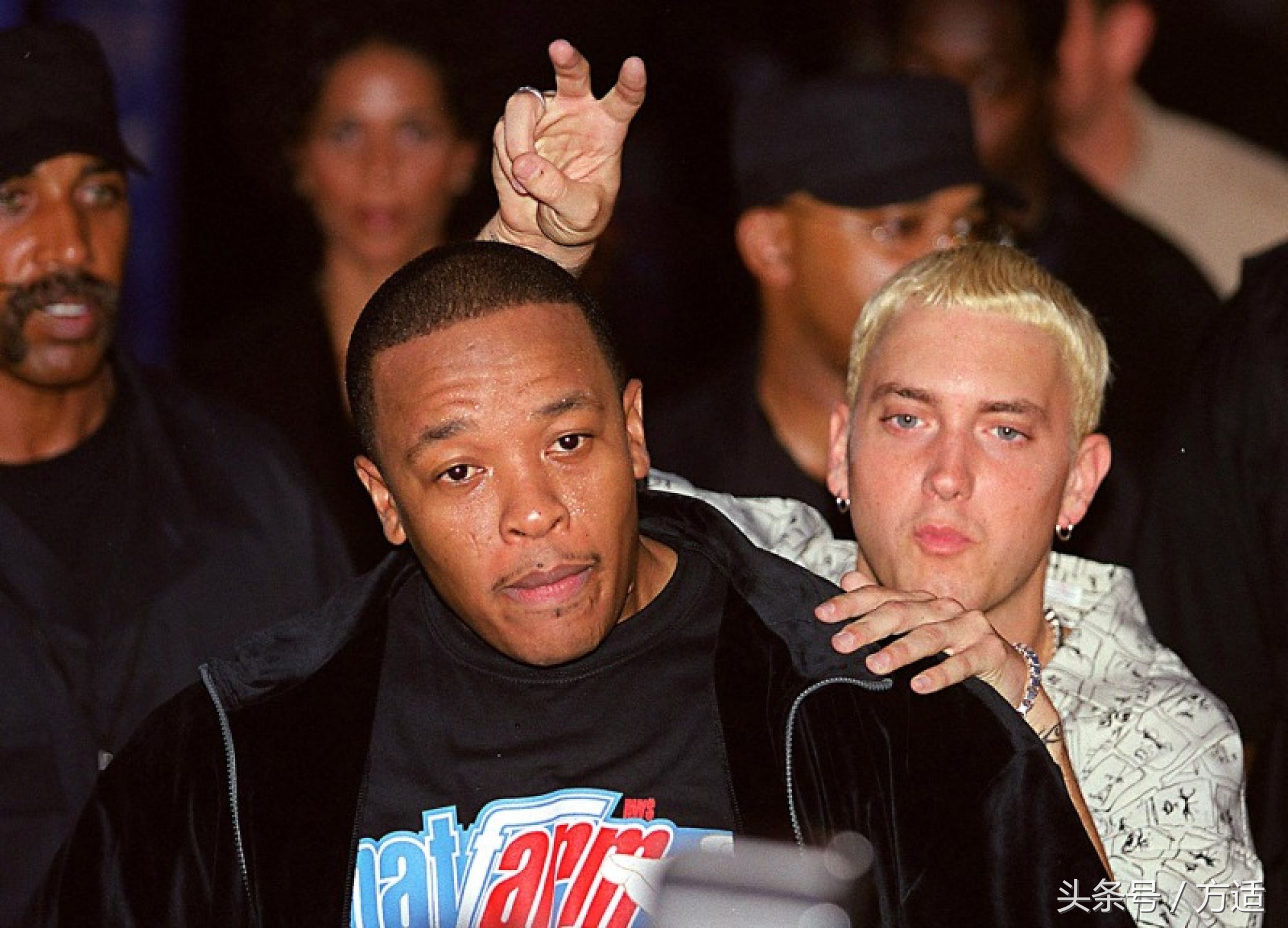 他是Eminem的伯乐、西海岸说唱传奇、苹果收购过的最大品牌缔造者