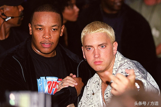 他是Eminem的伯乐、西海岸说唱传奇、苹果收购过的最大品牌缔造者