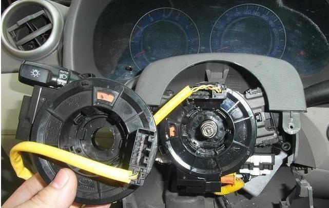 方向盘异响是什么原因怎么解决,dx3方向盘管柱异响解决办法