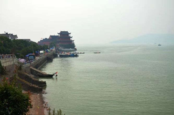 原创诗词—波澜壮阔扬帆起辟地开天旭日升