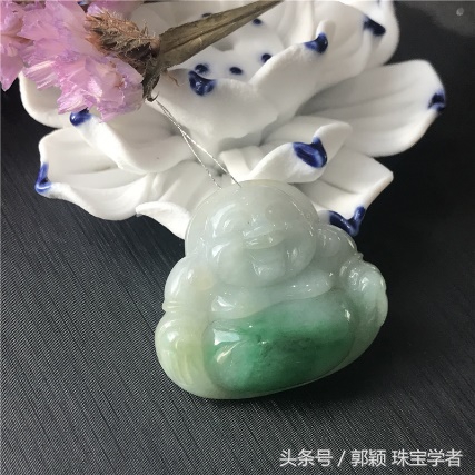 男不戴观音女不戴佛,为何男戴观音女戴佛