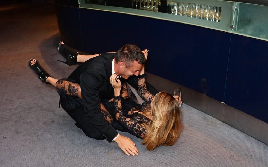 对于自己之前出丑的经历耿耿于怀怎么办？