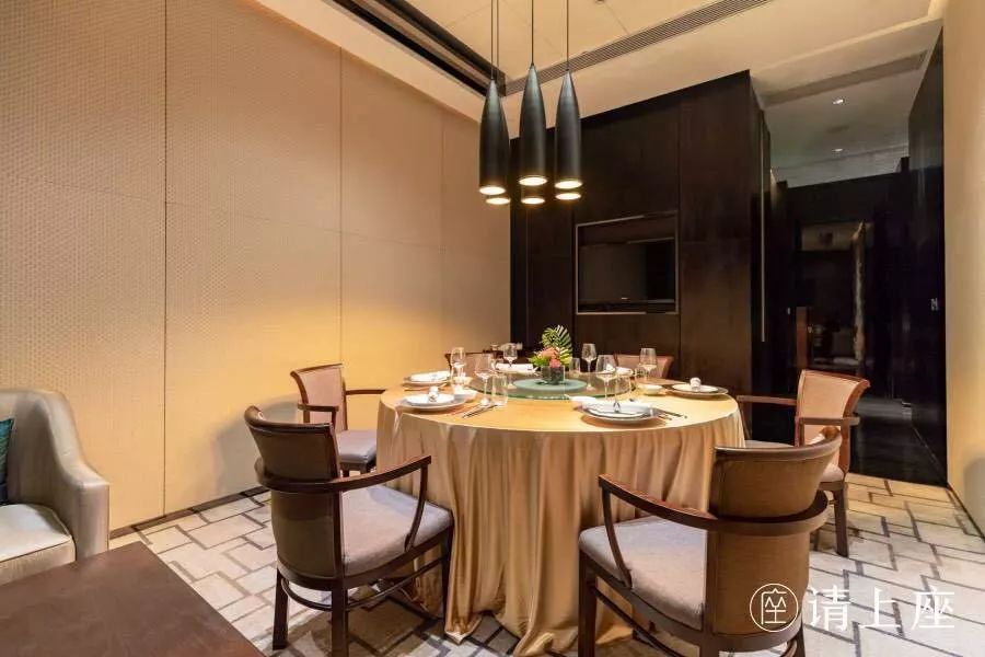 米其林五星级餐厅有多离谱,提前一个月预定的餐厅完整版