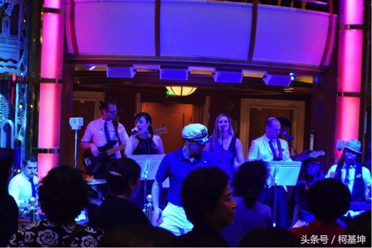 高颜值的腕语智能翻译机体验，海外最好用，翻译拾音性能出色