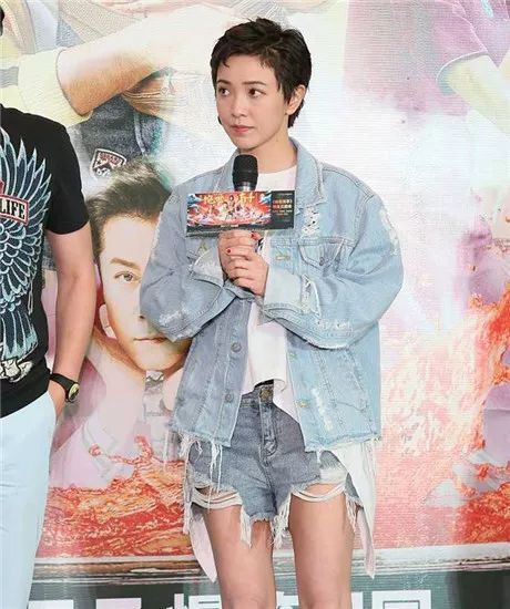 换季必备的牛仔外套,每日穿衣之道百搭牛仔外套