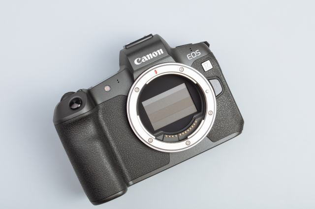 佳能专微电池续航好吗,佳能高感升级