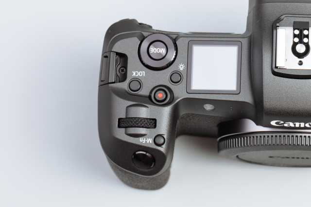 佳能专微电池续航好吗,佳能高感升级