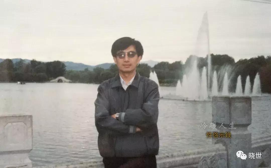 一间贩卖温暖的店,一间贩卖衣服小店