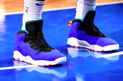 今日球场战靴鉴赏：奥迪的拉链鞋