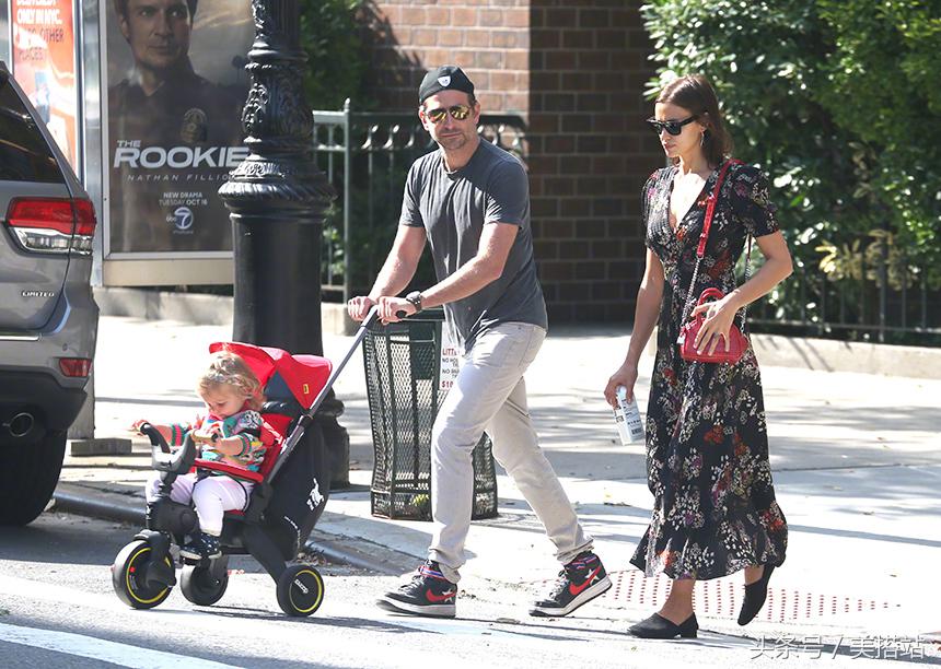 c罗的前女友伊莲娜戴狮子头走秀,c罗绯闻女友丹妮埃拉查韦斯