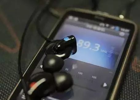 如何让耳机坏不被看出来,耳机坏掉了该怎么修简单步骤