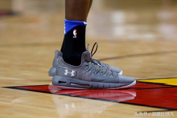 月球漫步者致敬迈克尔-杰克逊！10月9日NBA球鞋赏析