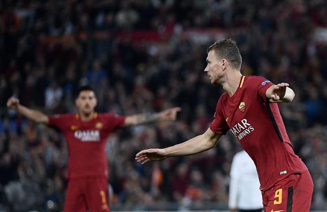 前南足球,足坛现役年龄最大的球员哲科