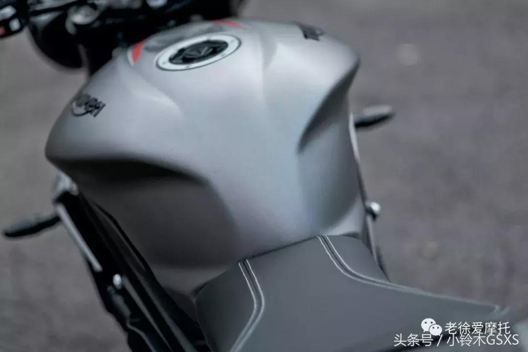 凯旋streettriple765rs评测,凯旋765rs新老款对比