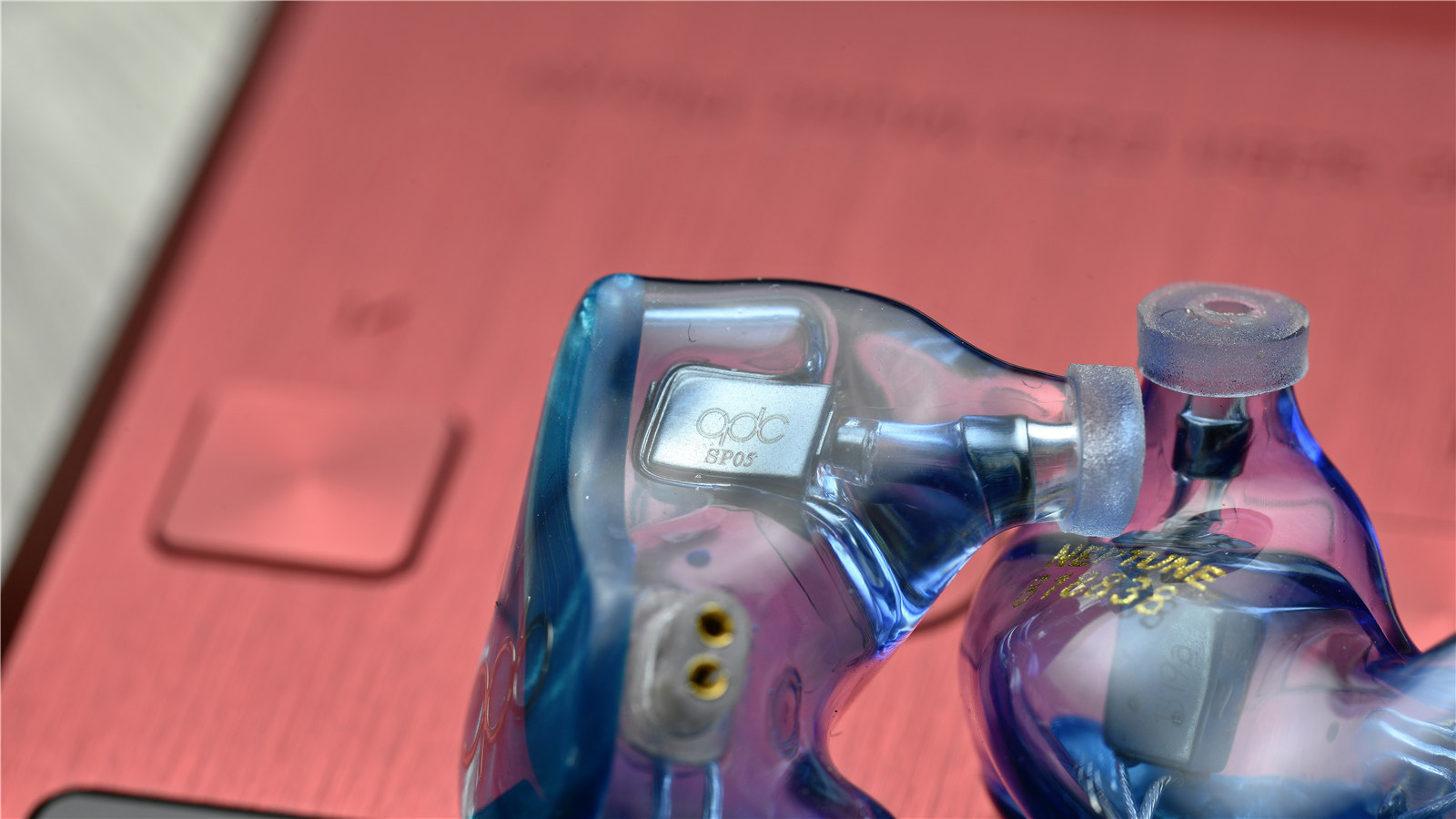 qdc蒙娜丽莎好还是海王星好,qdc耳机天王星和海王星的区别