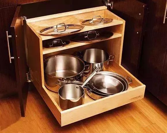 给大家推荐一款橱柜设计,自带高级感的橱柜这样设计