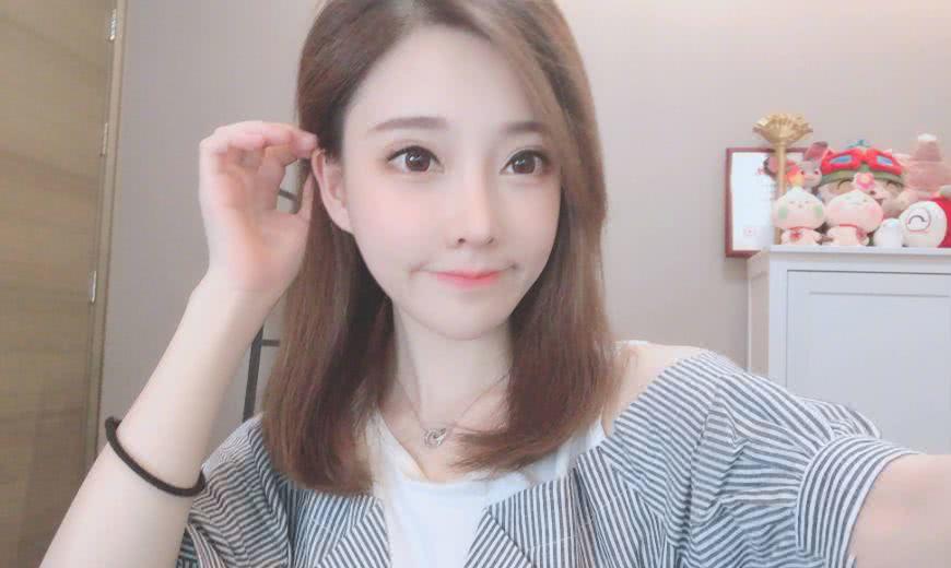 冯提莫从青涩到成熟,青涩学生时代的视频