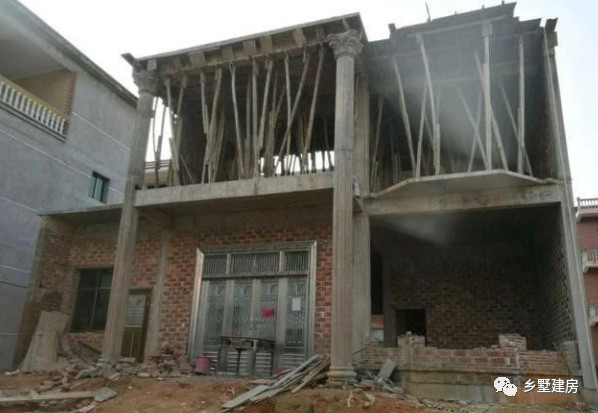 农村小伙打工25年发200万建房子,农村小伙200平米自建房