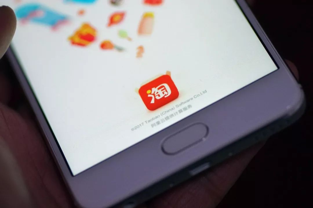 花一万元买拖鞋,花五百块钱买双假鞋