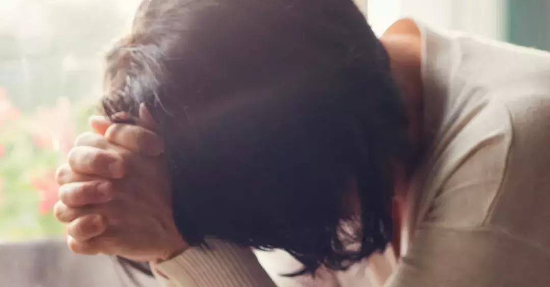 18岁中国留学生跃轨自杀，当场死亡！“我并没有想象的快乐”